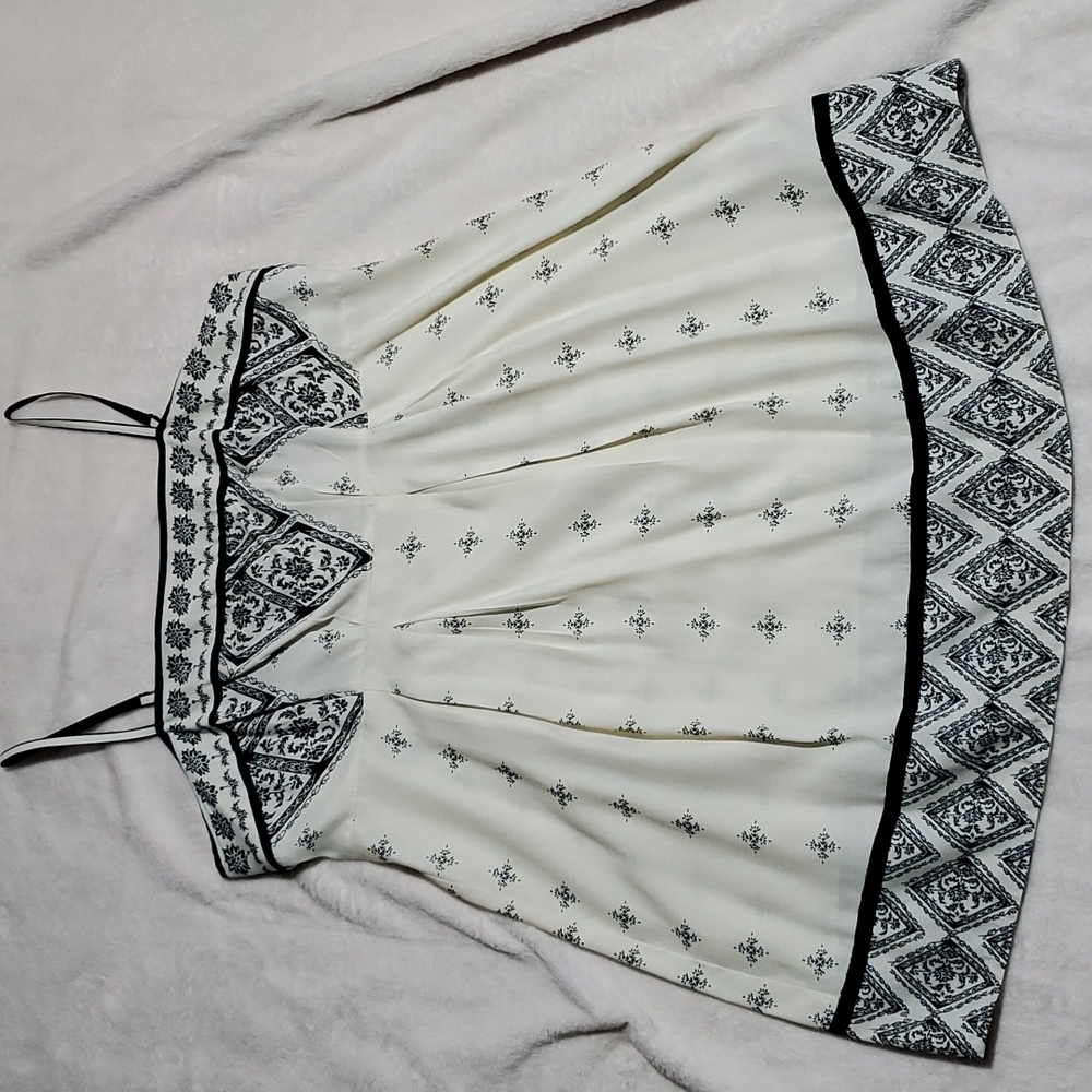 Twentyone Cream with Black detailing, sleeveless top.